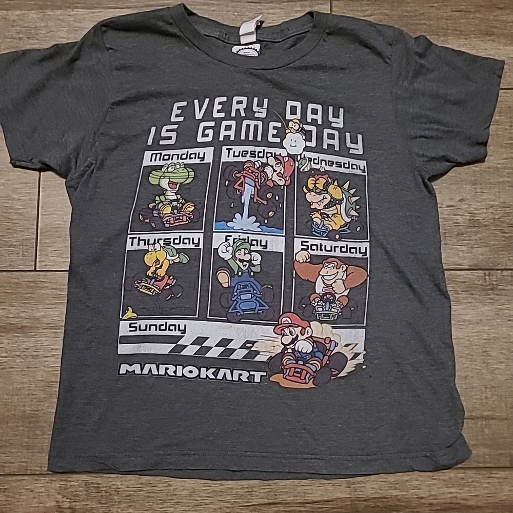 Super Mario Bros Mario Kart T-Shirt Boys size L 10 12 14 Gray Days Of Week
